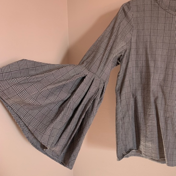 Zara bell sleeves top - Picture 2 of 3